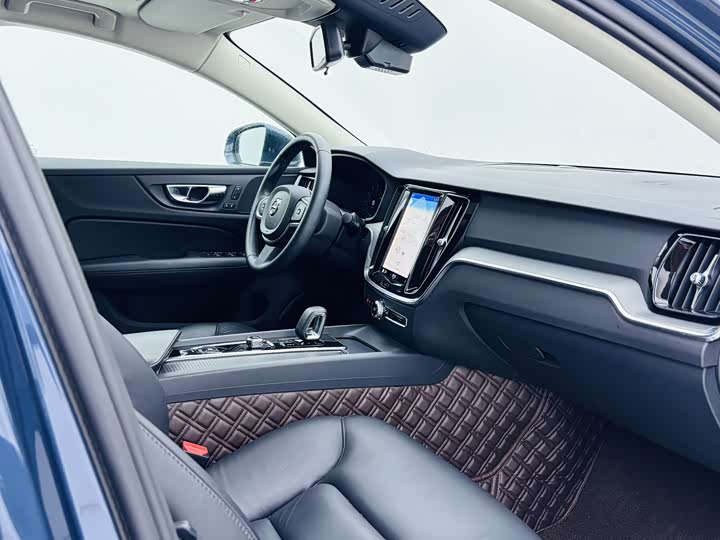 Volvo S60 2023 B 4 — фото 13