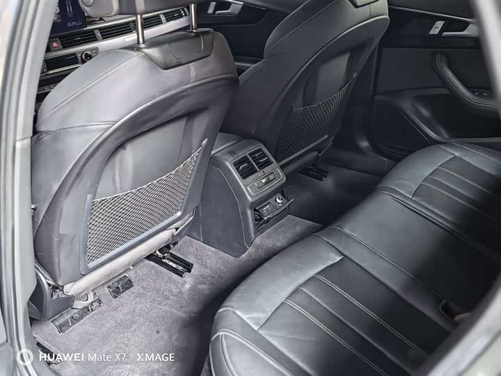Audi A4L 2024 40 TFSI quattro RS — фото 4