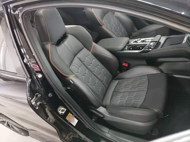 Changan UNI-T 2022 1.5 T Premium — фото 25