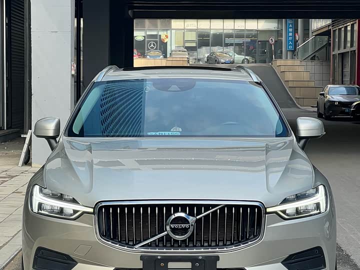 Volvo XC60 2019 T 5 4 WD VI — фото 2