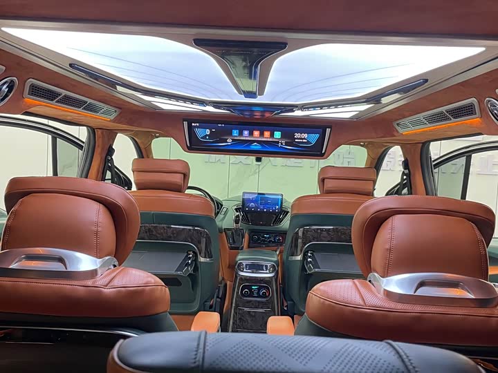 Ford Tourneo — фото 17