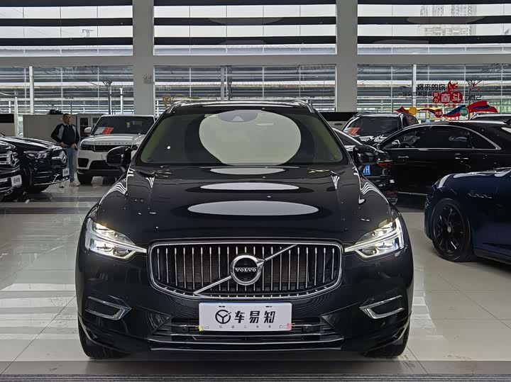 Volvo XC60 2021 T 5 4 WD — фото 2