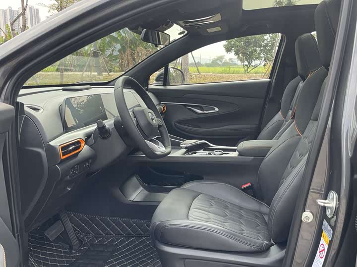 Changan UNI-T 2022 1.5 T Premium — фото 5