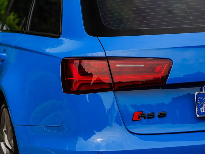 Audi RS6 2018 RS 6 4.0 T Avant — фото 49