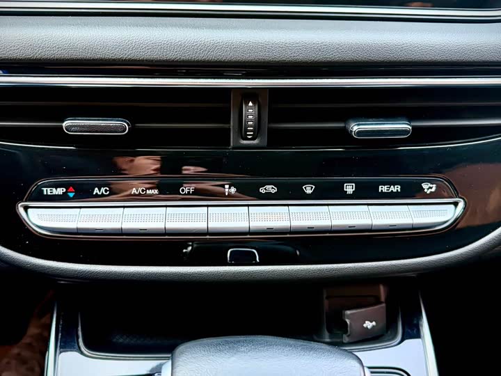 Trumpchi M6 2021 270 T DCT ( ) — фото 21