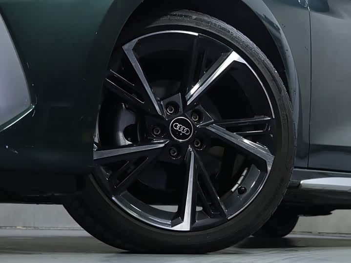 Audi A3 2024 Sportback 35 TFSI Sport — фото 3