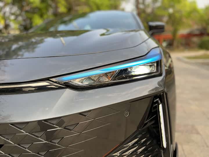 Changan UNI-V 2024 1.5 T Sport — фото 5