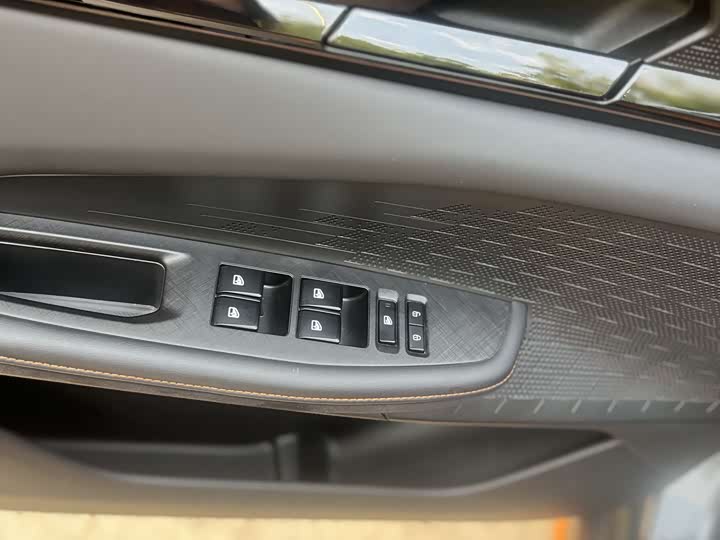 Changan UNI-V 2024 1.5 T Sport — фото 10