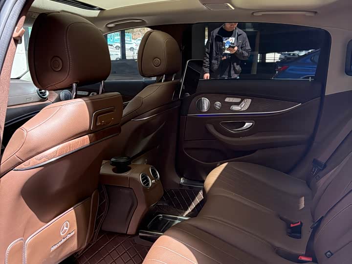 Mercedes-Benz E-Class 2019 E 300 L — фото 8