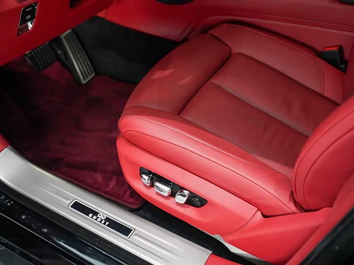 Rolls-Royce Ghost — фото 12