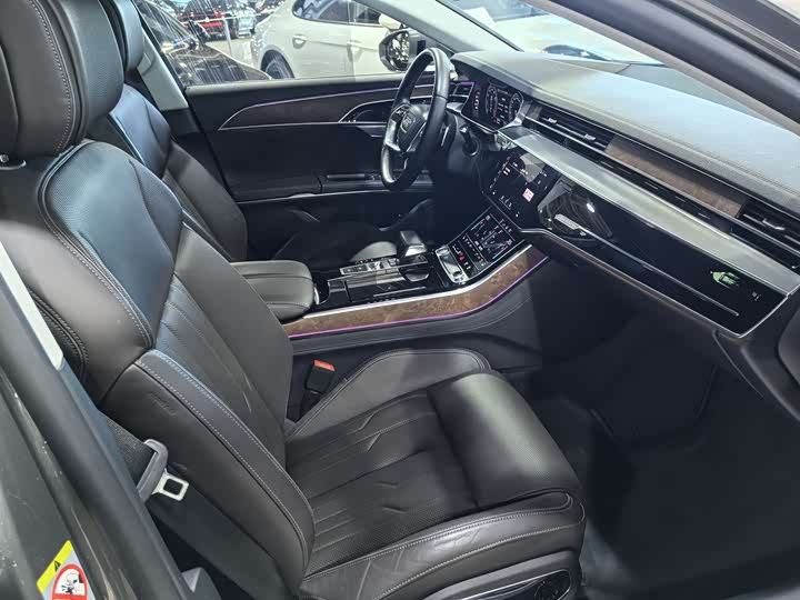 Audi A 8 2018 A 8 L 55 TFSI quattro Luxury — фото 14