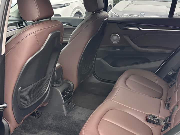 BMW X1 2021 x Drive 25 Li — фото 7