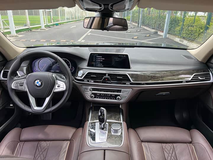 BMW 7-Series 2017 740 Li Leading — фото 19