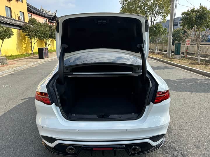 Jaguar XEL 2021 2.0 T 200 PS R-DYNAMIC — фото 22