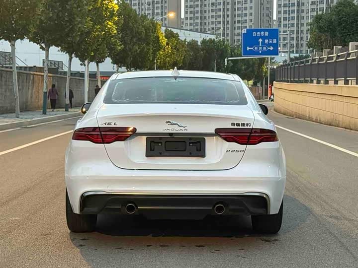 Jaguar XEL 2022 2.0 T 250 PS R-DYNAMIC S — фото 4