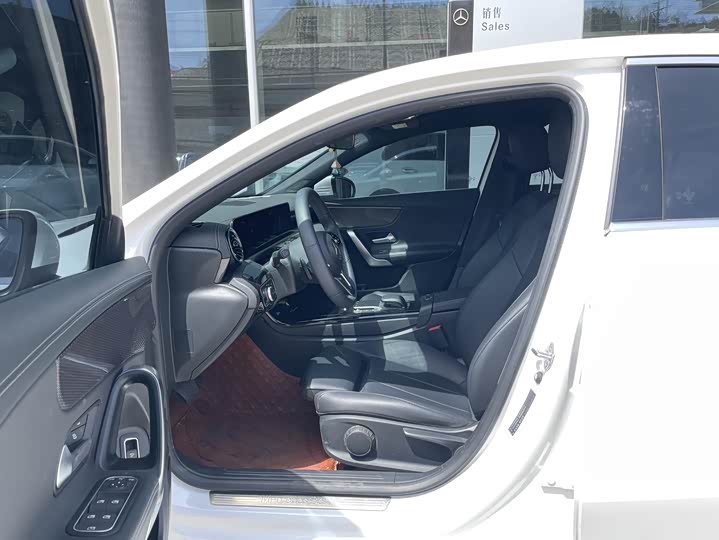 Mercedes-Benz A-Class 2023 A 200 L — фото 4