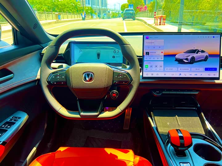 Changan UNI-V 2025 2.0 T — фото 13