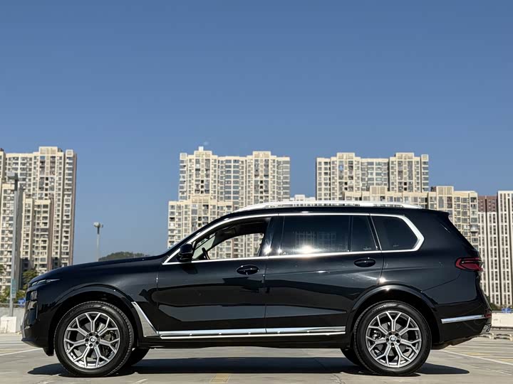 BMW X7 2023 x Drive 40i Leading — фото 13