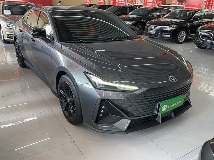 Changan UNI-V 2022 1.5 T Premium — фото 7