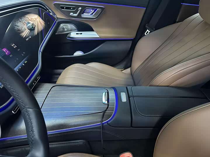 Mercedes-Benz E-Class 2025 E 300 L Luxury — фото 13