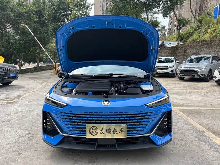 Changan UNI-V 2022 1.5 T Premium — фото 32