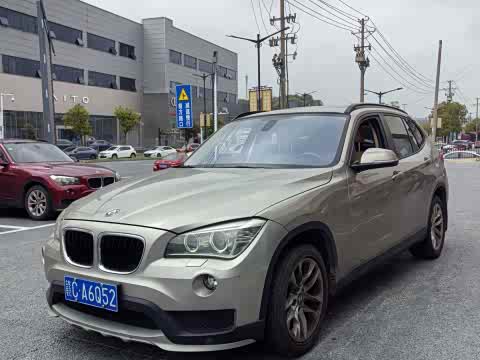 BMW X1 2014 s Drive 18i Leading — фото 9