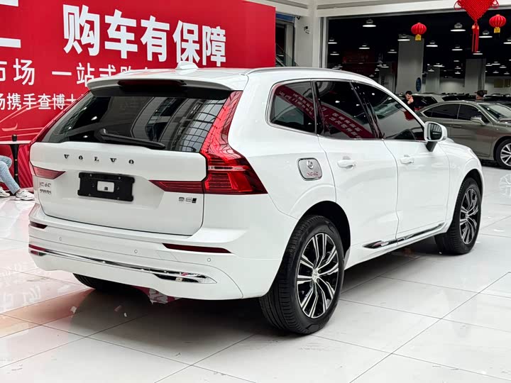 Volvo XC60 2022 B 5 4 WD — фото 17