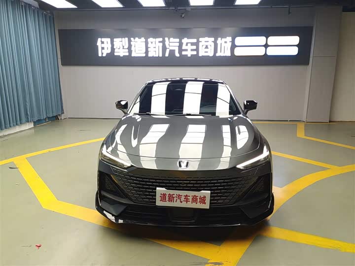 Changan UNI-V 2023 1.5 T — фото 2