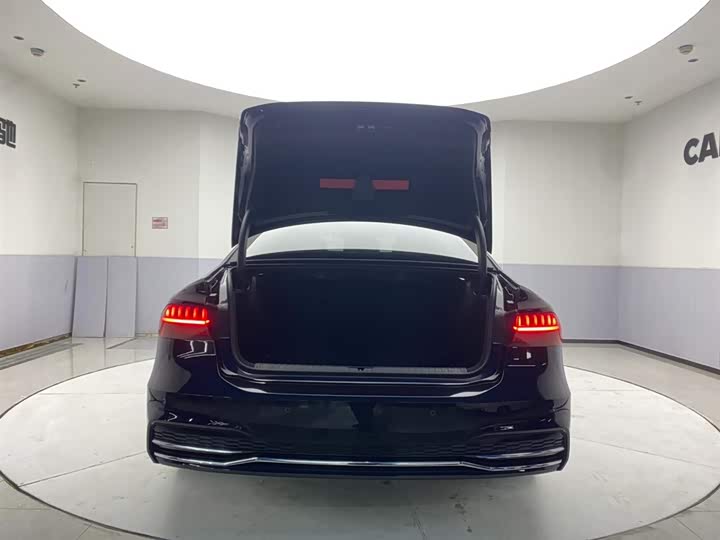 Audi A7L 2024 45 TFSI Luxury — фото 29