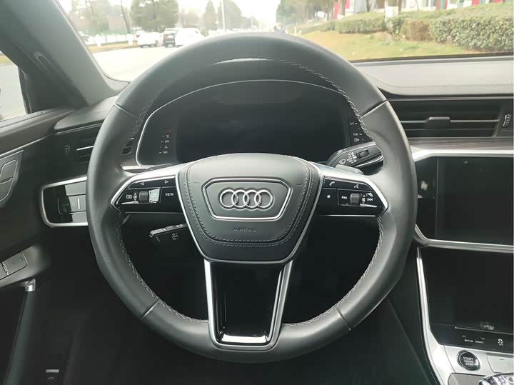 Audi A6L — фото 12
