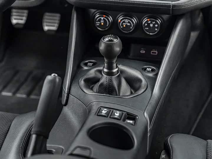 Nissan 400 Z 2023 3.0 T — фото 30