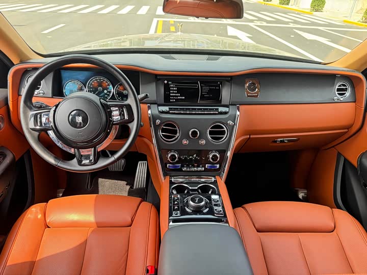 Rolls-Royce Cullinan — фото 16