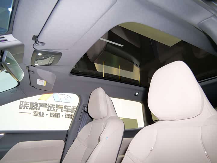 Volvo XC70 Hybrid 2026 2 WD Core — фото 13