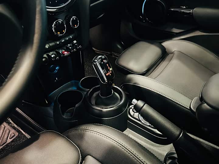 MINI Hatch — фото 11