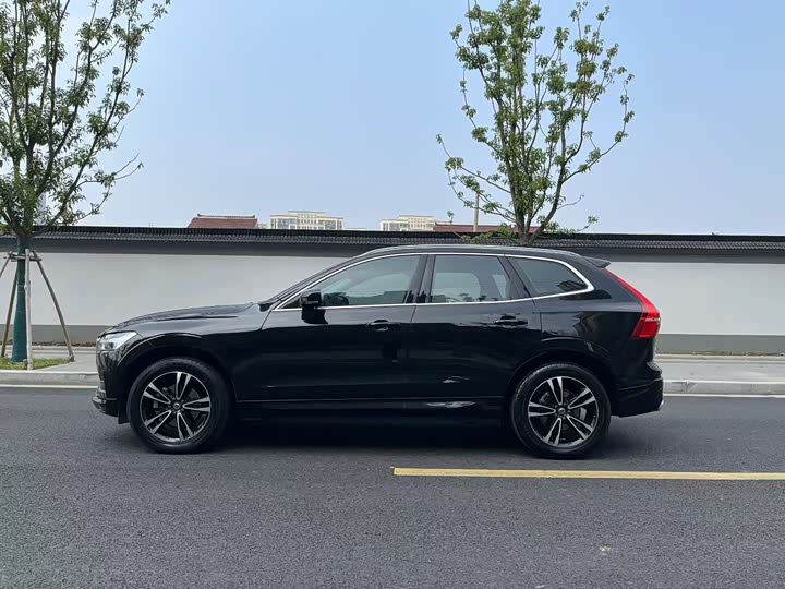 Volvo XC60 2019 T 5 4 WD VI — фото 4