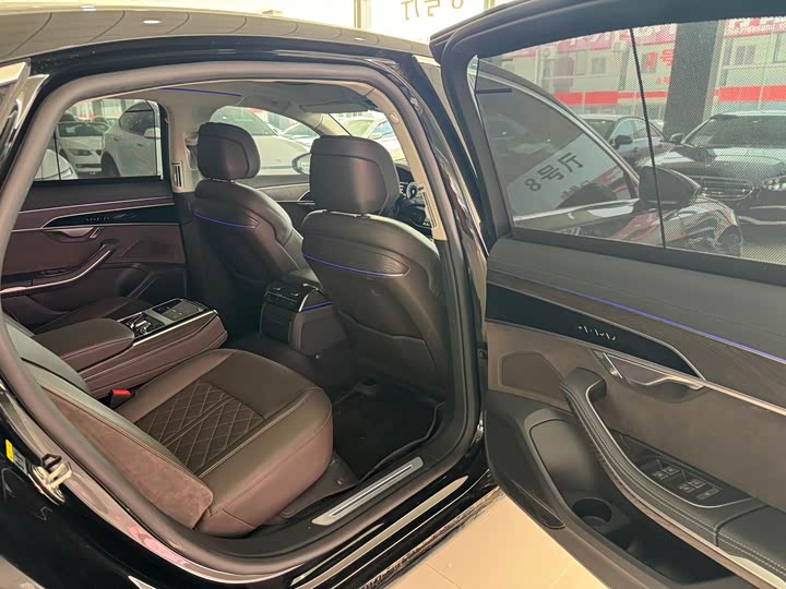 Audi A8 2023 A 8 L 50 TFSI quattro — фото 11