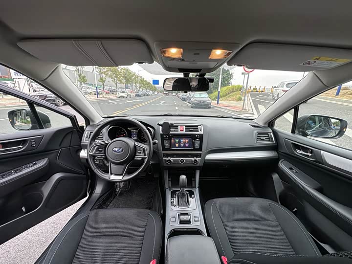 Subaru Legacy — фото 22