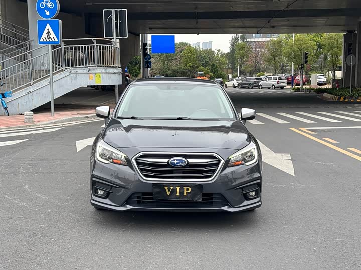 Subaru Legacy — фото 2