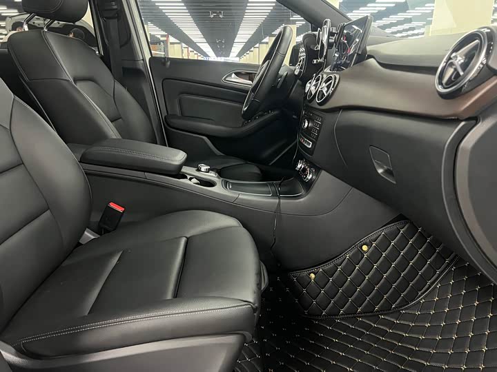 Mercedes-Benz B-Class 2017 B 200 Luxury — фото 12