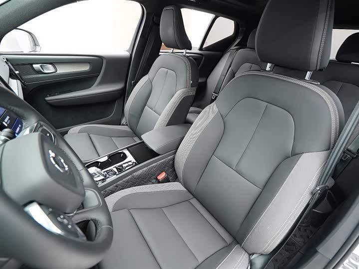 Volvo XC40 2024 B 3 — фото 4