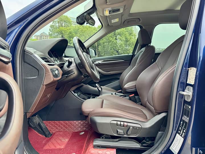 BMW X1 2020 x Drive 25 Li — фото 4