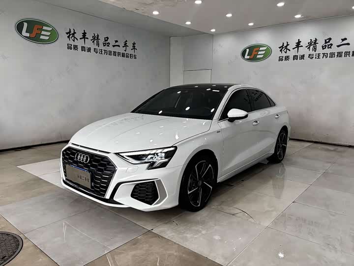Audi A3 2021 A 3 L Limousine 35 TFSI Sport — фото 1