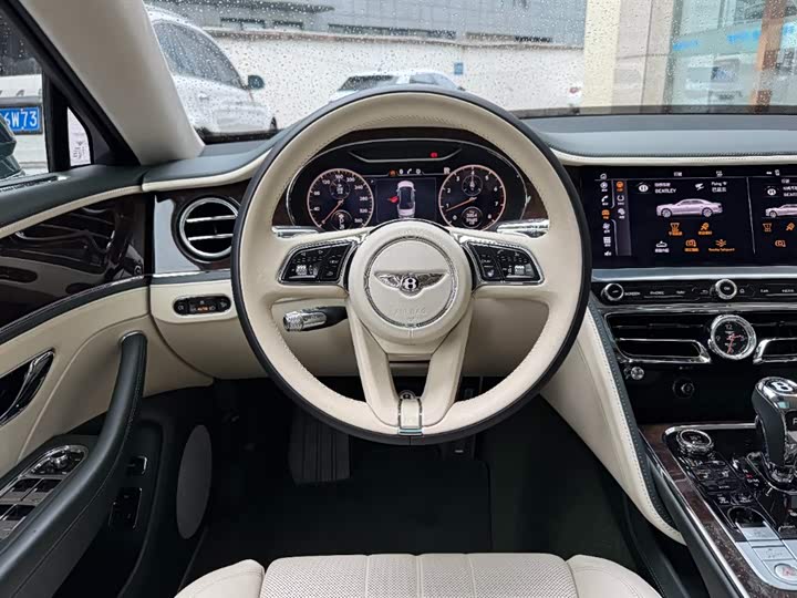 Bentley Flying Spur — фото 9