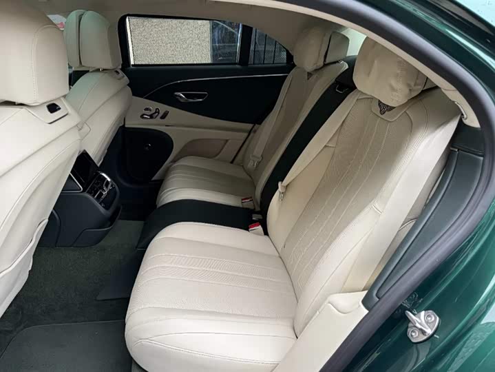 Bentley Flying Spur — фото 8