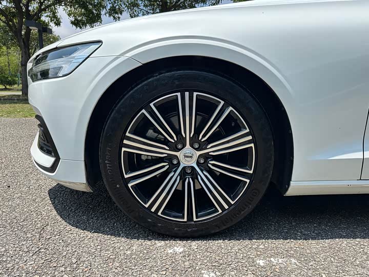 Volvo V60 2020 T 5 — фото 14