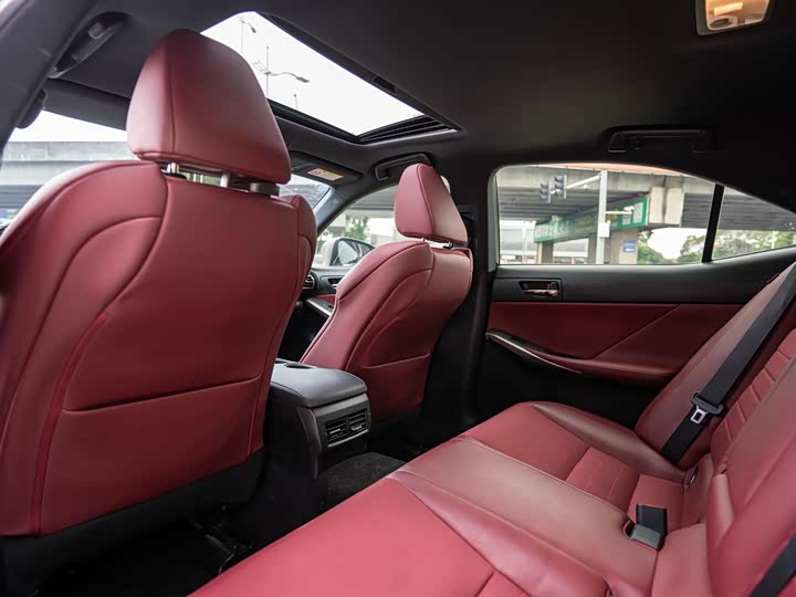 Lexus IS 2015 200t F SPORT — фото 9