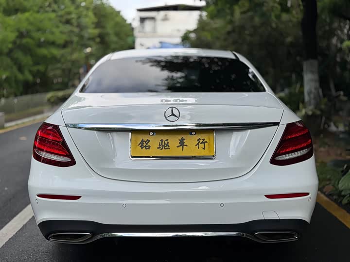Mercedes-Benz E-Class 2016 E 200 L Sport — фото 5