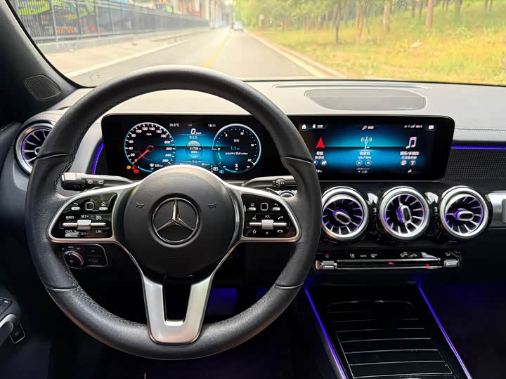 Mercedes-Benz GLB 2021 GLB 200 — фото 11