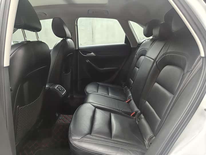 Audi Q3 2016 30 TFSI — фото 10