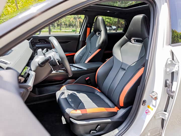 Changan UNI-V 2023 1.5 T Premium — фото 16